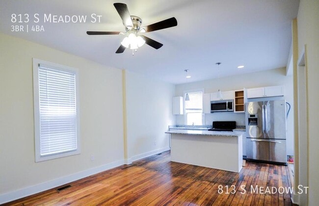 Foto del edificio - 813 S Meadow St