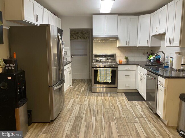 Building Photo - 2530 48th St