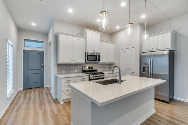 Building Photo - 205 Los Olives Ln