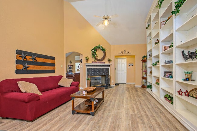 Building Photo - 9503 Legend Isle Dr