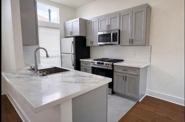 Building Photo - 6327 Southwood Ct N