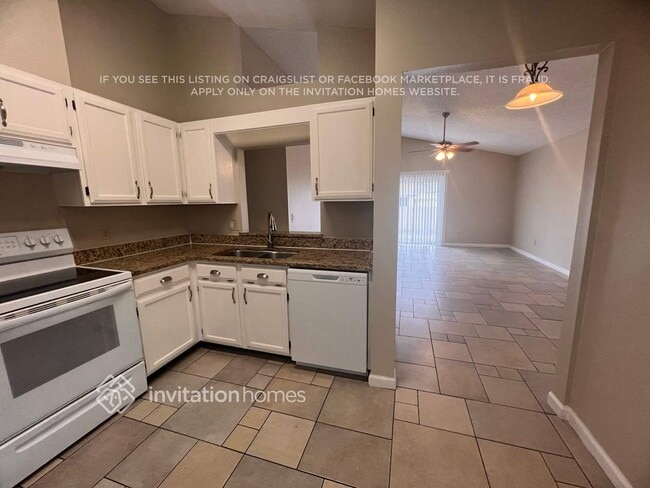 Building Photo - 10717 Brice Ct
