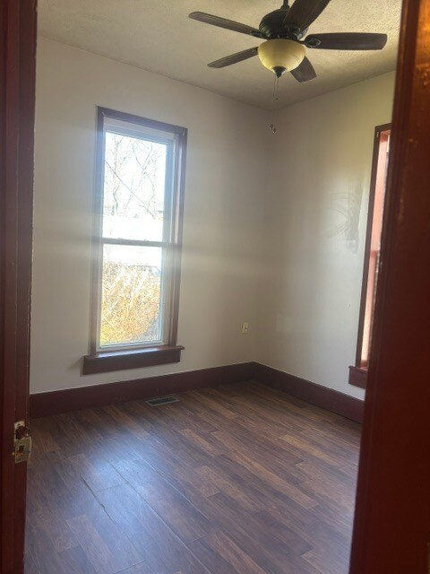 Dormitorio de la planta baja - 236 Richmond Ave