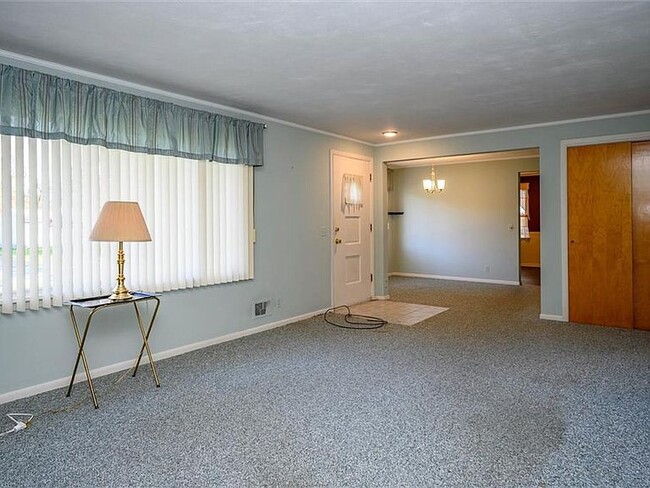 Building Photo - 975 Titus Ave