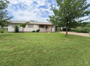 Building Photo - 7865 Gladiola Ave