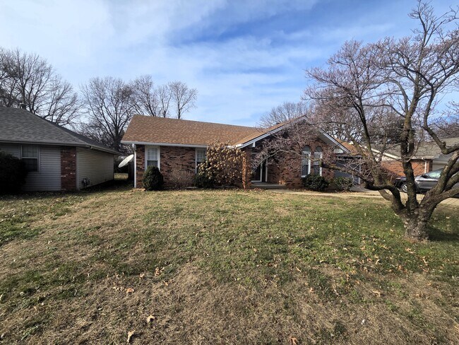 Foto del edificio - 3345 S Jefferson Ave