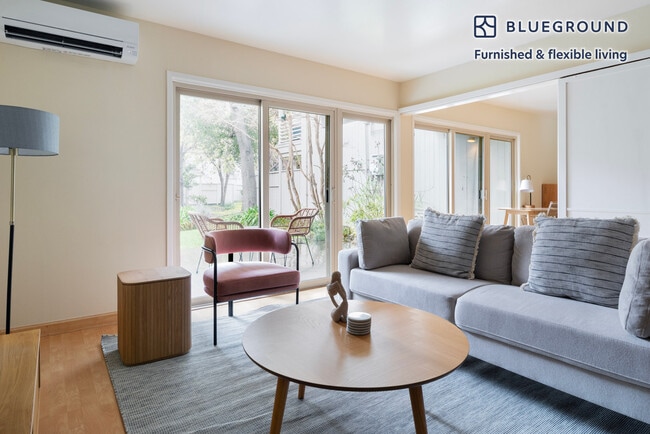 Building Photo - 594 Channing Ave