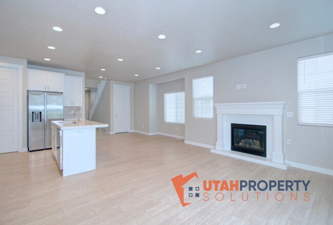 Foto del edificio - 5002 Evergreen Ln