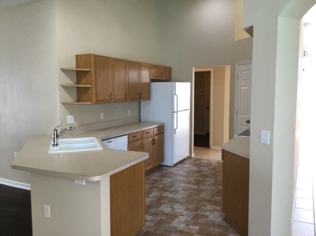 Foto del edificio - 2408 Groveway Dr