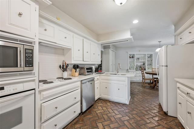 Foto del edificio - 6129 Glennox Ln