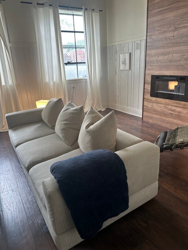 Foto del edificio - 3955 W Shakespeare Ave