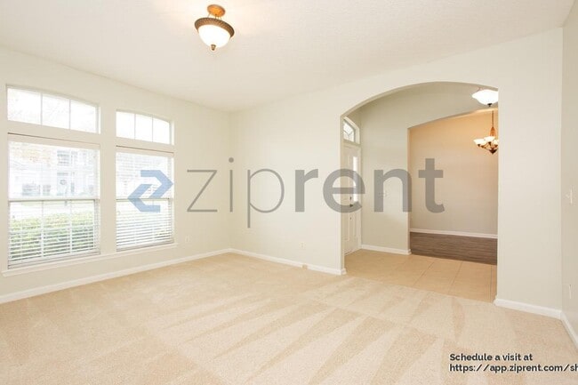 Building Photo - 909 Corsica Ln