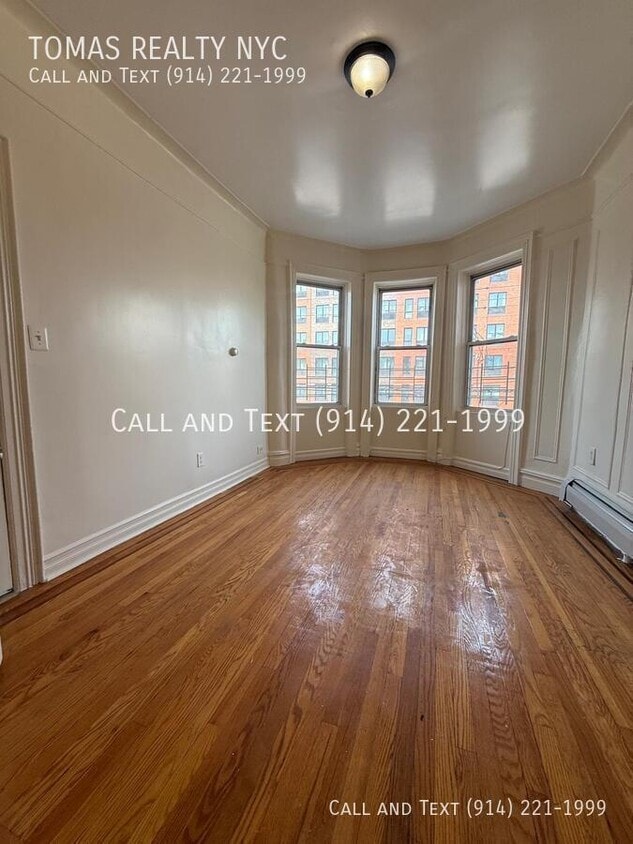 Photo - 775 E 233th St-