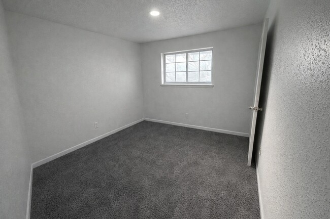 Building Photo - 5423 Grace Point Ln