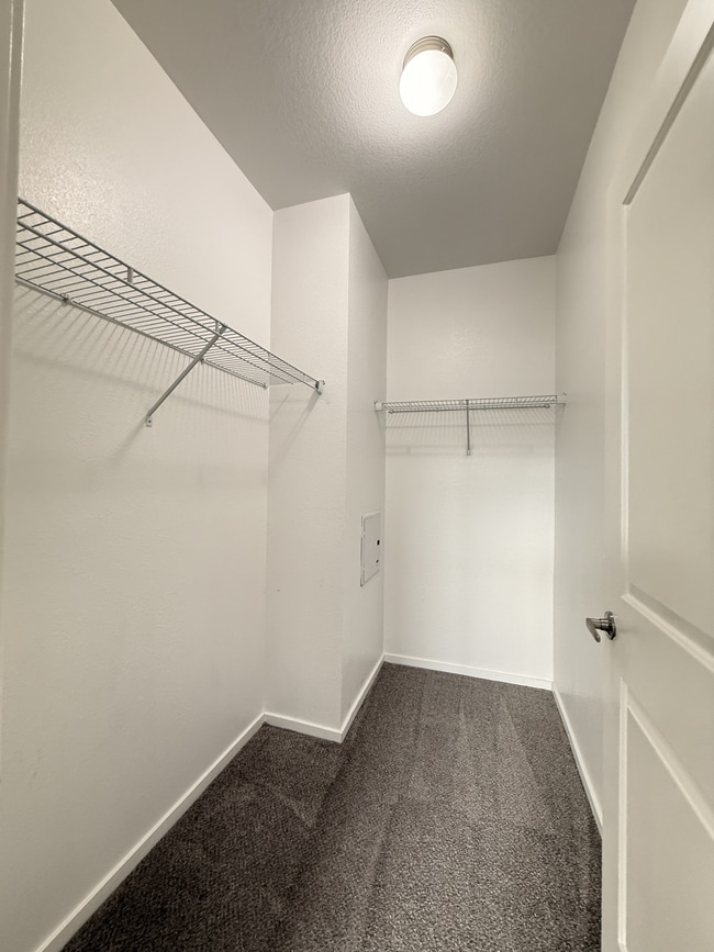 closet-park-hill-4000-1x1-B104-Ash-A1-01-28-2026 - Park Hill 4000