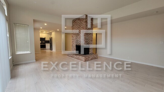 Building Photo - 3/2 Duplex That Feels Like A House, 2 Car ...