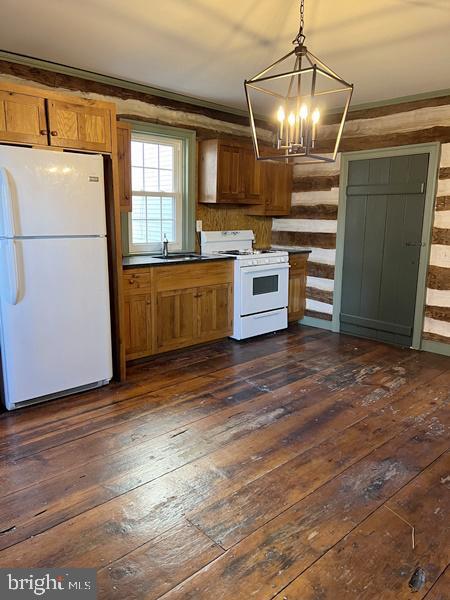 Building Photo - 333 W King St