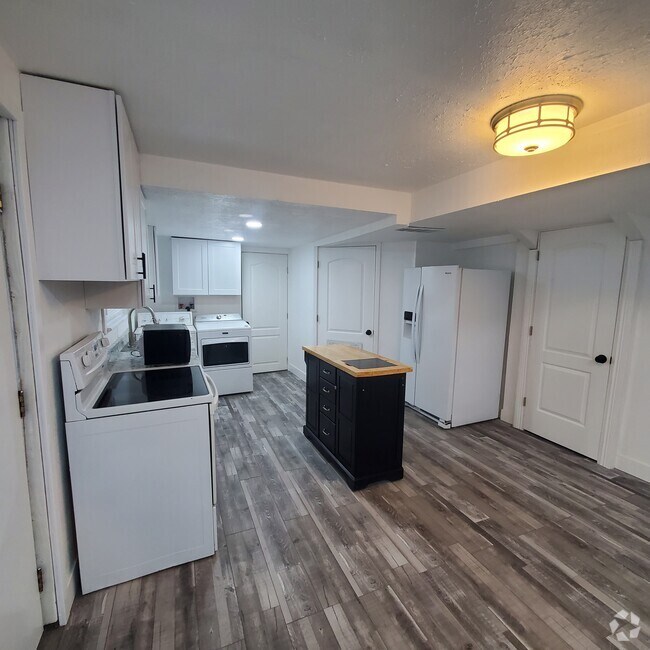 Brookshire Estates Houses for Rent with a Swimming Pool Taylorsville