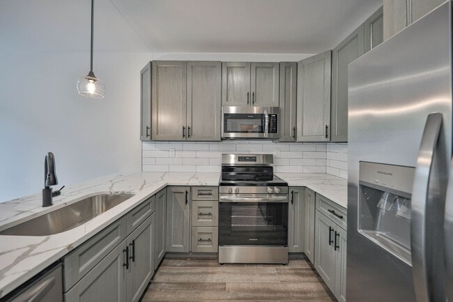 Foto del edificio - Brand New Luxury unit on Broadway in Bangor!