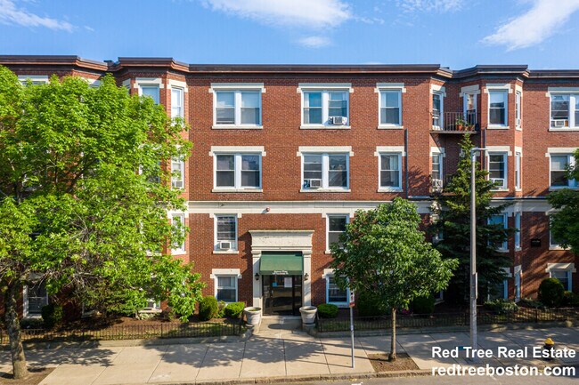 Building Photo - 11 Barrows St