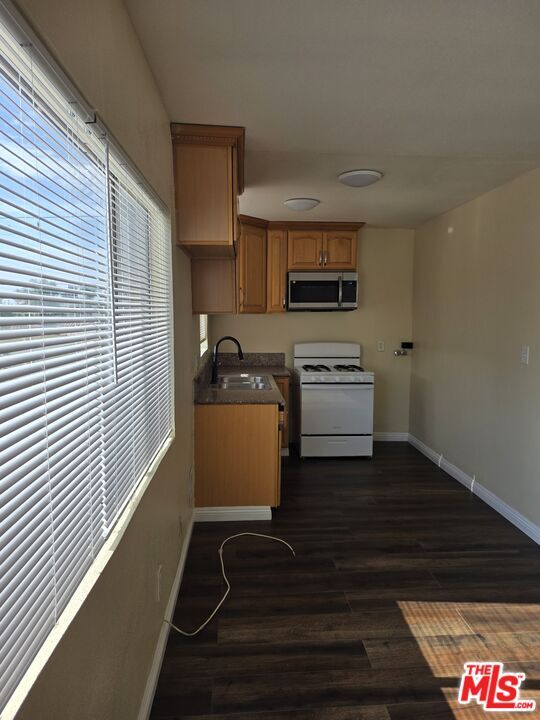 Foto del edificio - 754 E 84th Pl