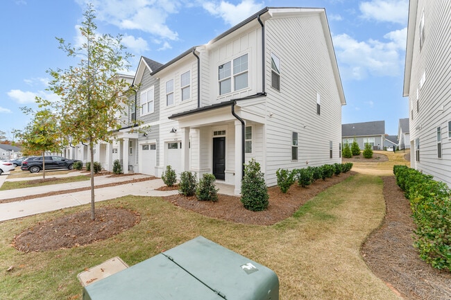 Building Photo - 9529 Munsing Dr