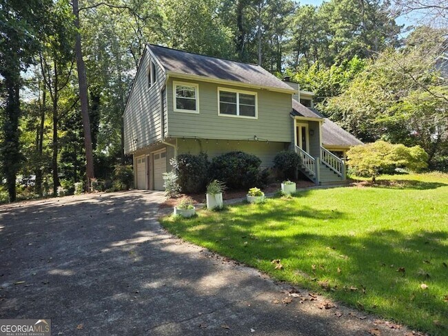 Building Photo - 4694 Shallowford Rd