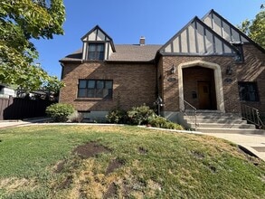 Building Photo - 77 Hillside Ave