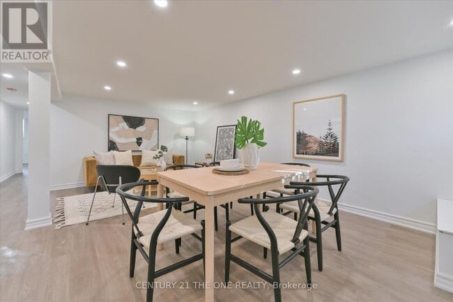 Building Photo - 421 Browndale Crescent