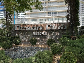 Building Photo - 4020 Galt Ocean Dr