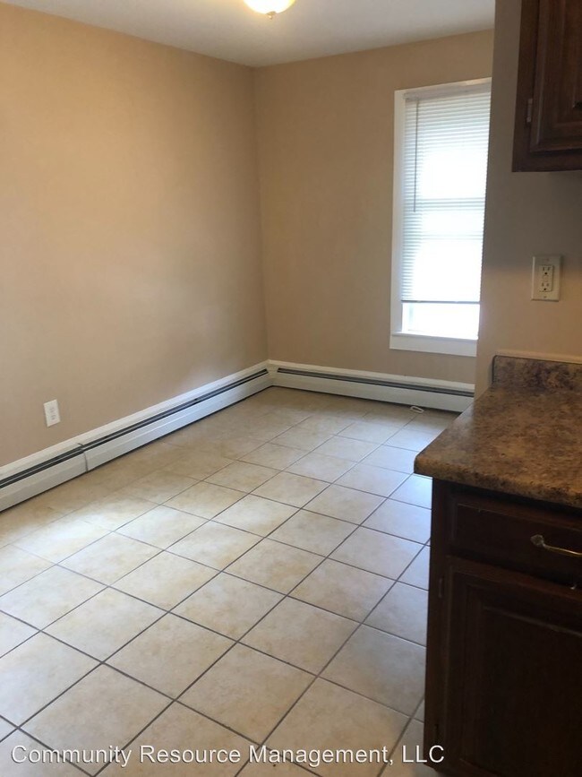 Building Photo - 2 br, 1 bath Apartment - 111 Grant Street