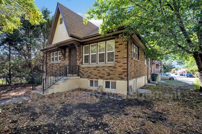 Building Photo - 2653 Quincy Ave