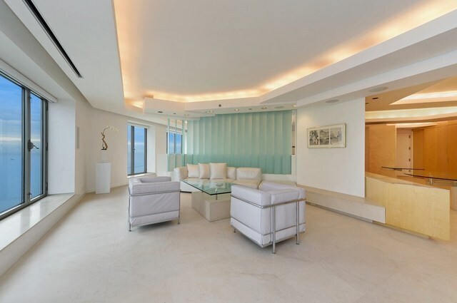 Foto principal - 950 N Michigan Ave