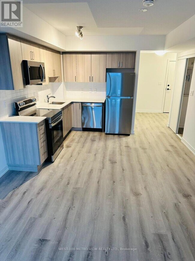 Photo du bâtiment - 556-556 Marlee Ave