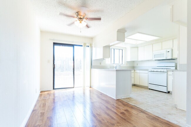 Building Photo - 131 W Garfield Ave