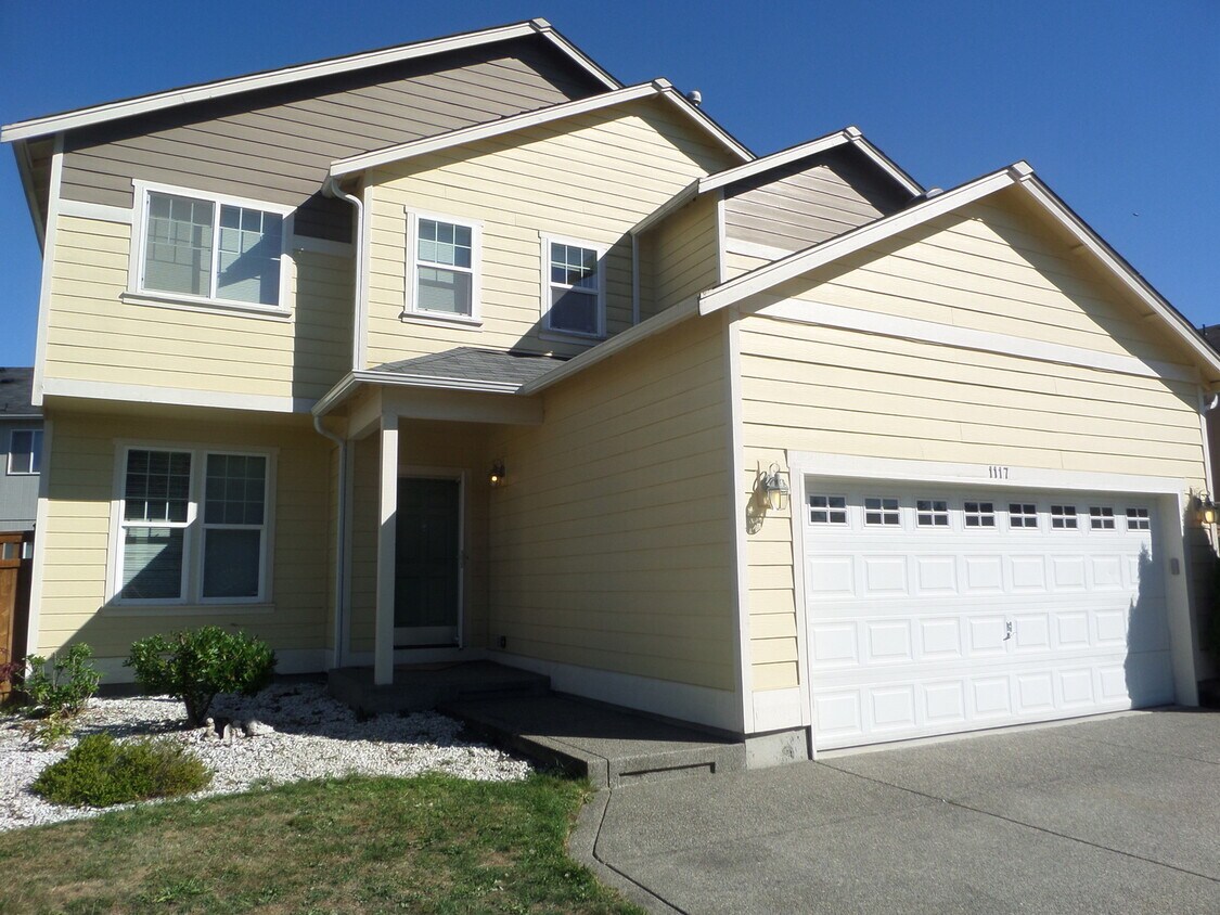 Foto principal - 3 Bedroom 2.5 Bath Home in Great Blueberry...