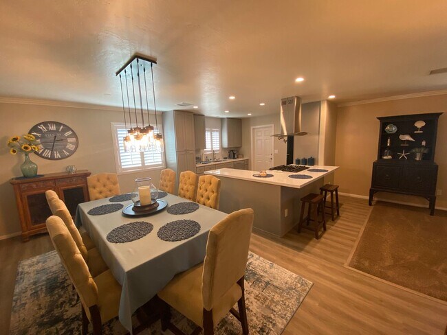 Building Photo - Completely Remodeled 3 Bedroom, 2 Bath in ...
