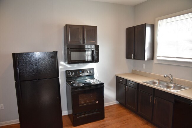 Foto del edificio - 350-352 E Hinman Avenue