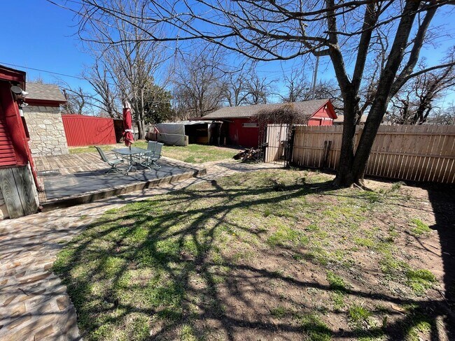 Building Photo - 2 br, 1 bath House - 6618 NW 31st St.
