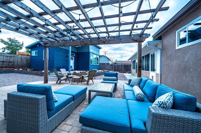 Foto del edificio - 4573 Manitou Way