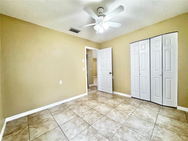 Building Photo - 2113 Bonneville Dr