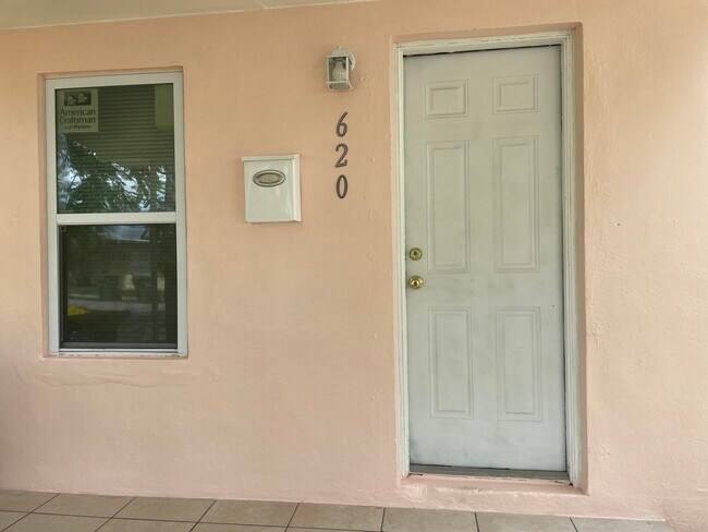 Foto del edificio - 620 SW 8th Ave