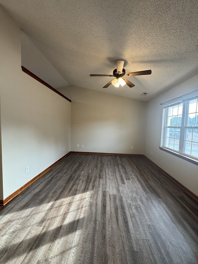 Foto del edificio - 101 May Ct