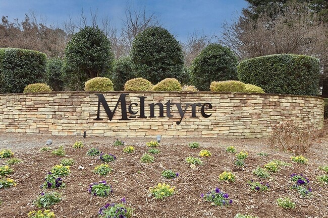 Building Photo - 3 Bedroom home near North Lake Mall Professionally managed by Select Real Estate