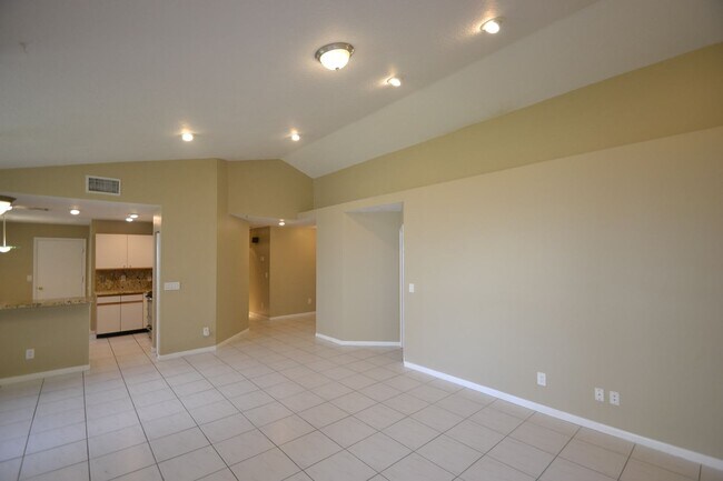 Building Photo - 2995 Myrtle Oak Cir