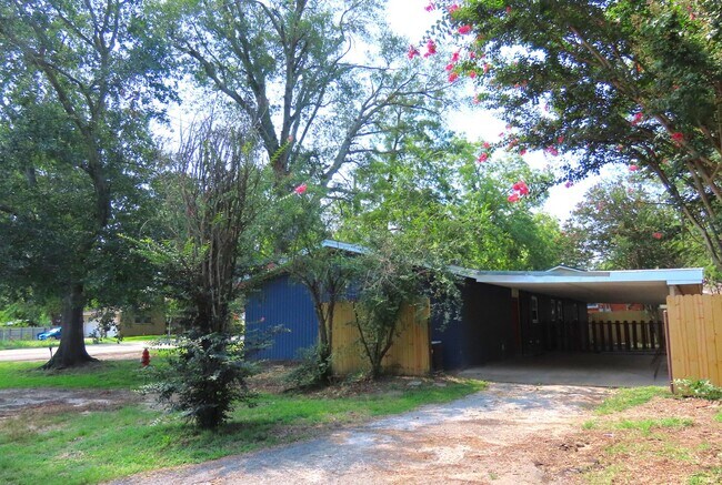 Foto del edificio - Lindale ISD, Spacious 3 Bedroom, 1 Bath House