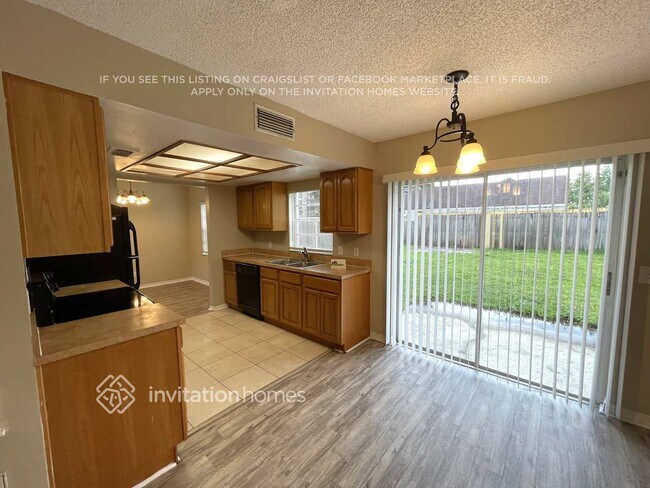 Foto del edificio - 9707 Little Pond Way