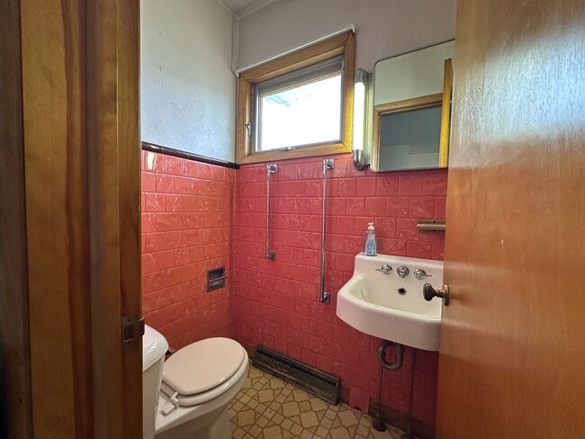 Foto del edificio - 2 bedroom ranch near stadium $1095