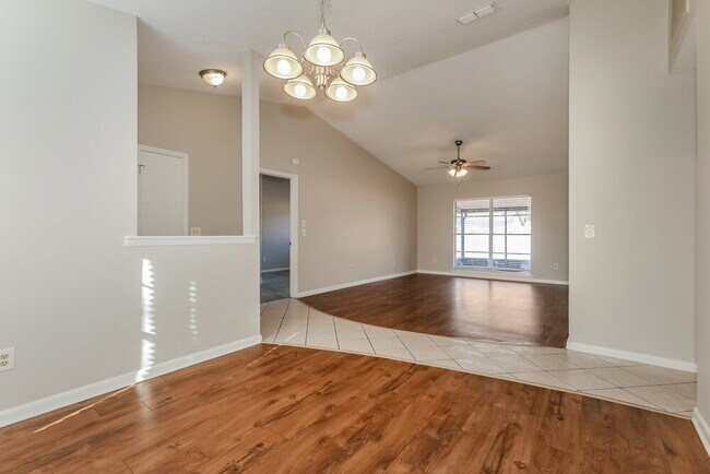 Building Photo - 1012 Cameo Crest Ln