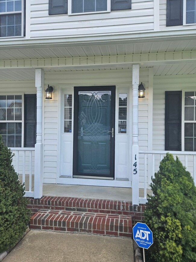 Building Photo - NEW LISTING!!!!!